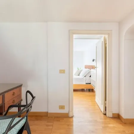Iflat Colosseum Wide Apartment